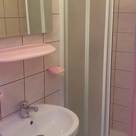 Wynajem Pokoi Goscinnych Bozenka Homestay *