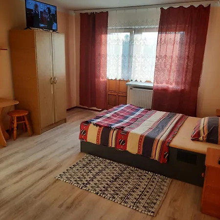 Wynajem Pokoi Goscinnych Bozenka Проживання в сім'ї *